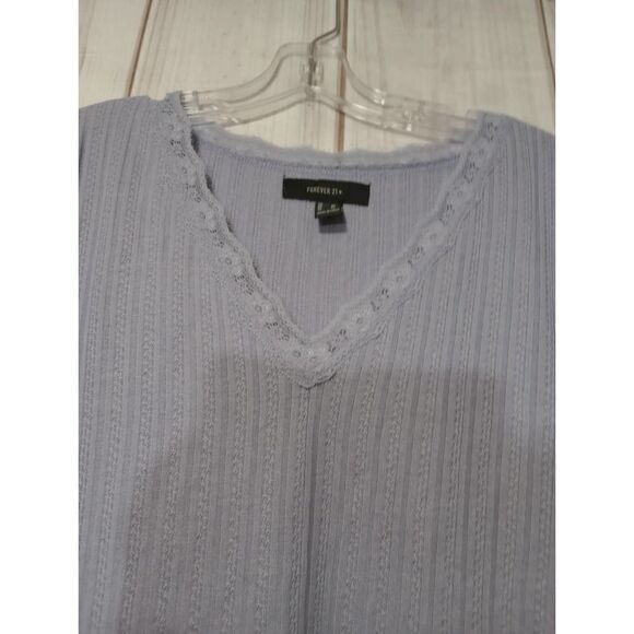 Forever 21 Blouse Ladies 1x‎ - Picture 3 of 7